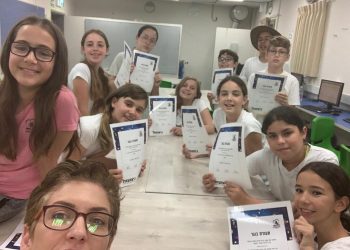 מסכמים שנה שנייה לניצוצות