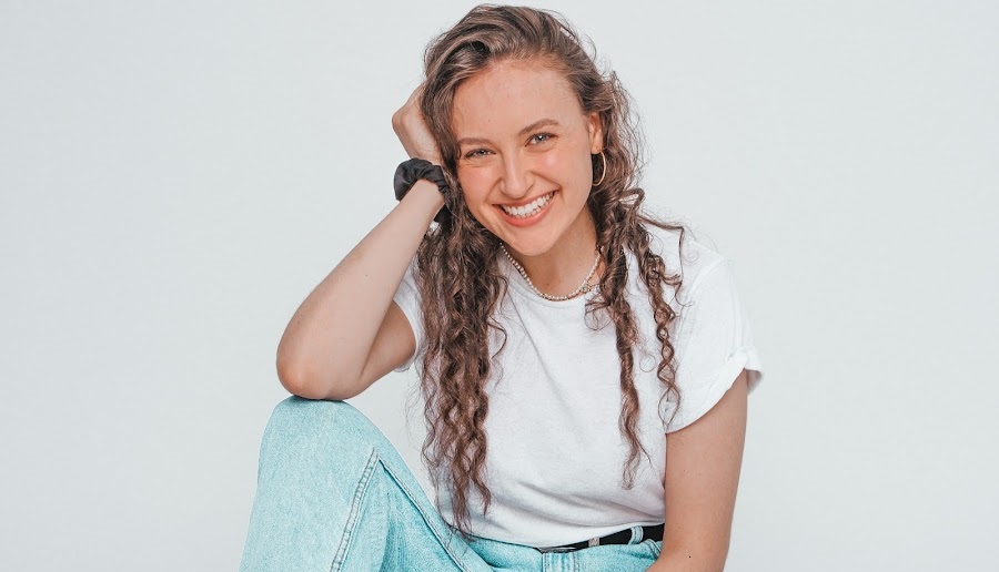 היוטיוברית יוליה ספקטור עונה על הכל