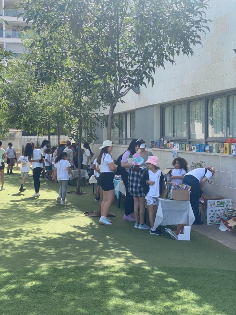 דוכן החלפת הספרים