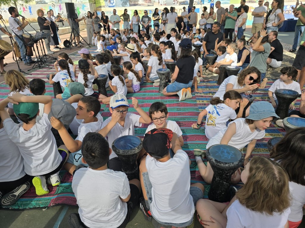 פעילות שיא בנושא ספרים