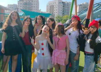 צבעוני ושמח, פורים בניצני המדע